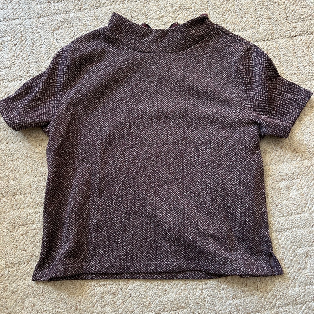 Mock neck short sleeve turtleneck sweater. Sz XL from Old Navy. Women’s.